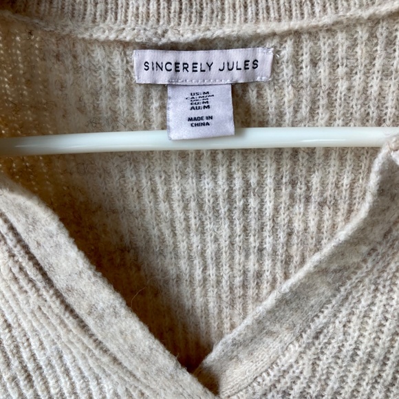 NWOT crop sweater - Picture 2 of 3